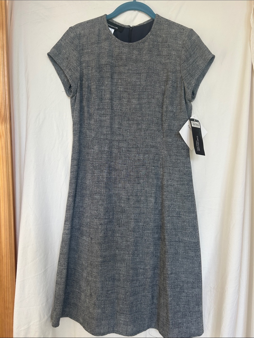 Jones New York Gray Textured Midi Sheath Dress